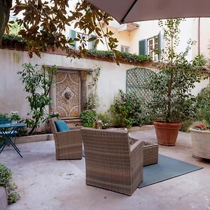 Il Cortile Di Elisa & Our Flats Alojamento de Acomodação e Pequeno-almoço Lucca